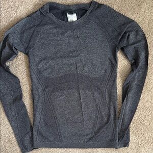 Athleta momentum Gray Long Sleeve Athletic Top